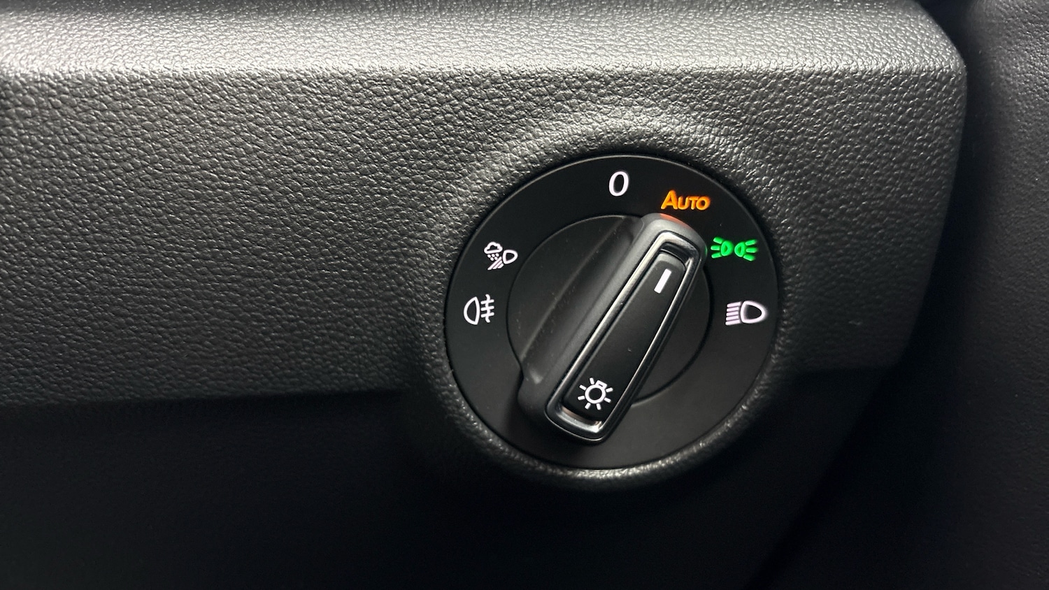 Used Volkswagen T-Roc 2023 for sale - 78212081: Photo 21