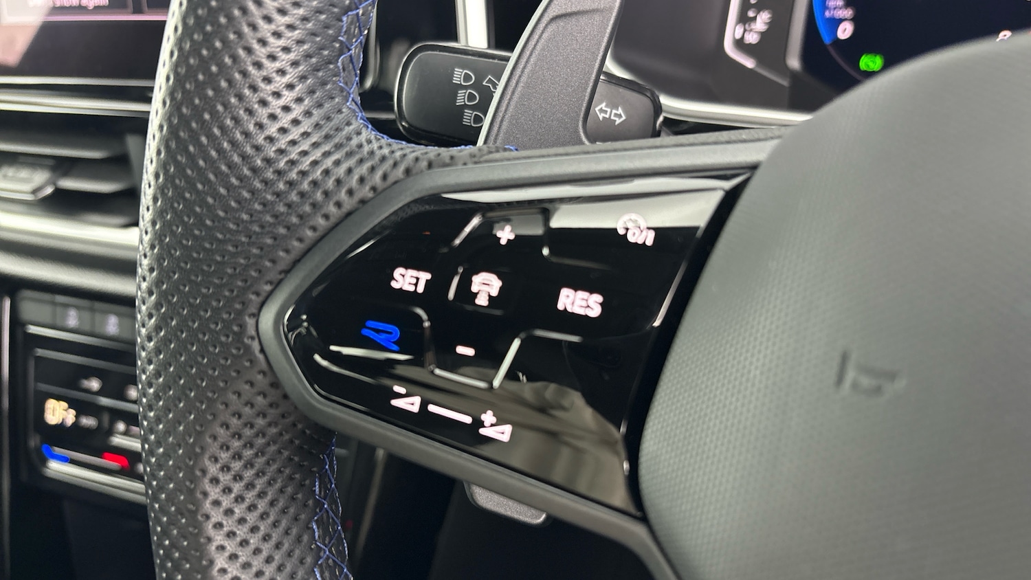 Used Volkswagen T-Roc 2023 for sale - 78212081: Photo 22