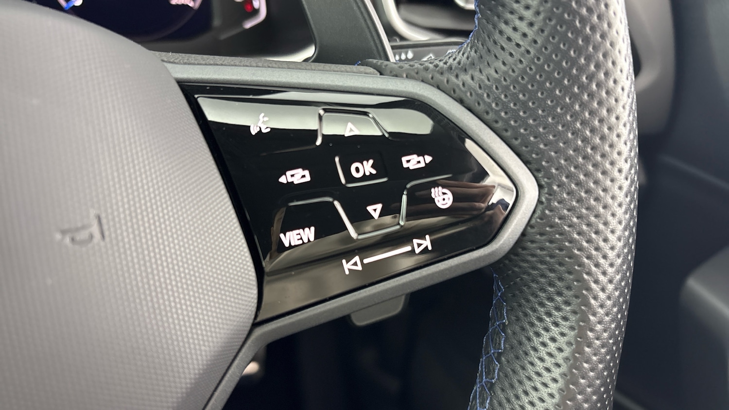 Used Volkswagen T-Roc 2023 for sale - 78212081: Photo 24