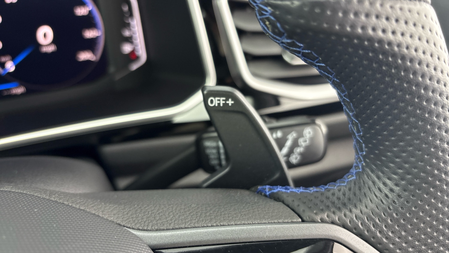 Used Volkswagen T-Roc 2023 for sale - 78212081: Photo 25