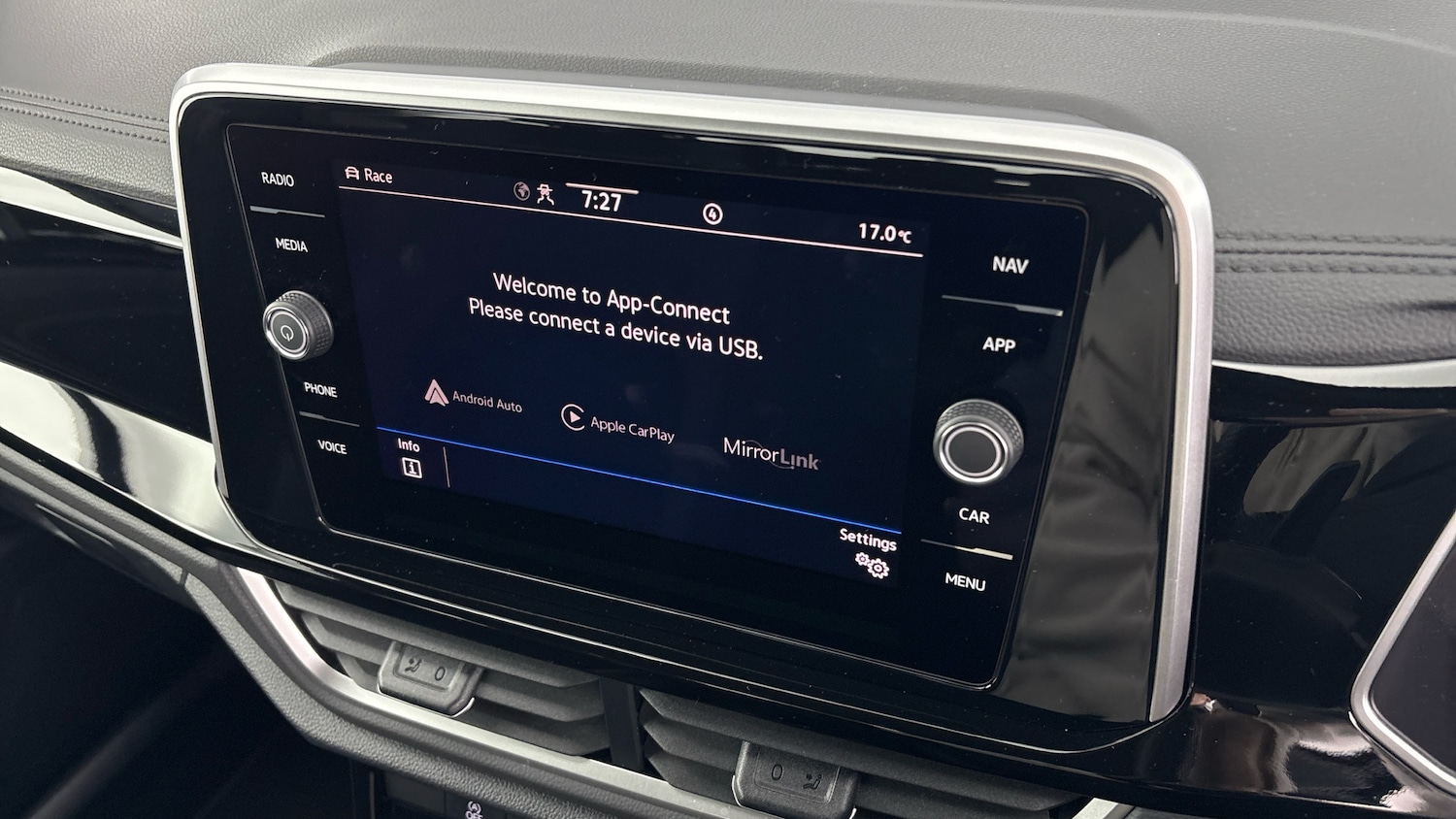 Used Volkswagen T-Roc 2023 for sale - 78212081: Photo 28