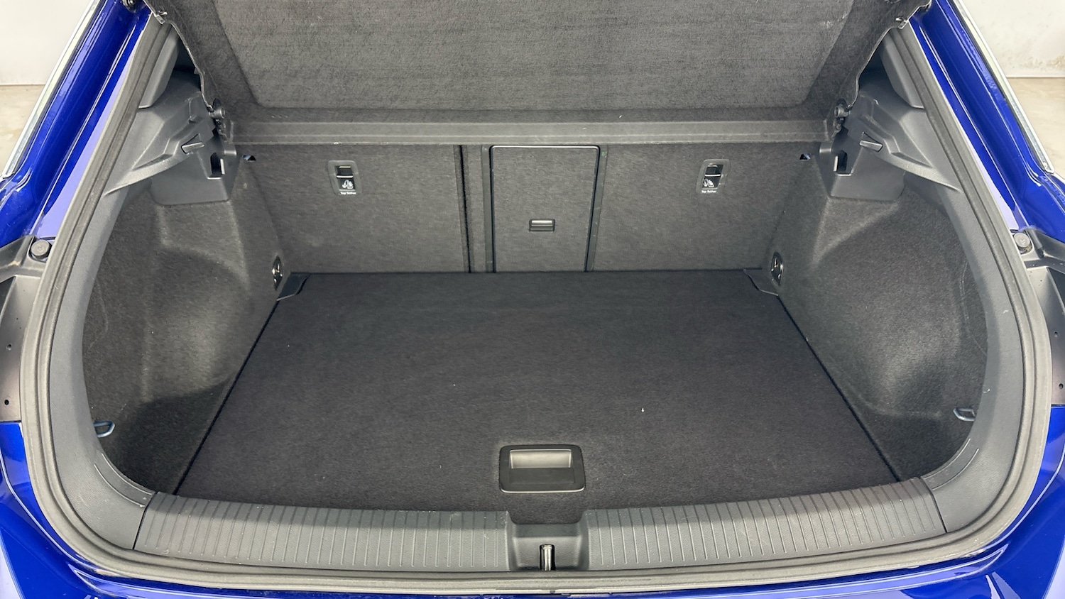 Used Volkswagen T-Roc 2023 for sale - 78212081: Photo 32