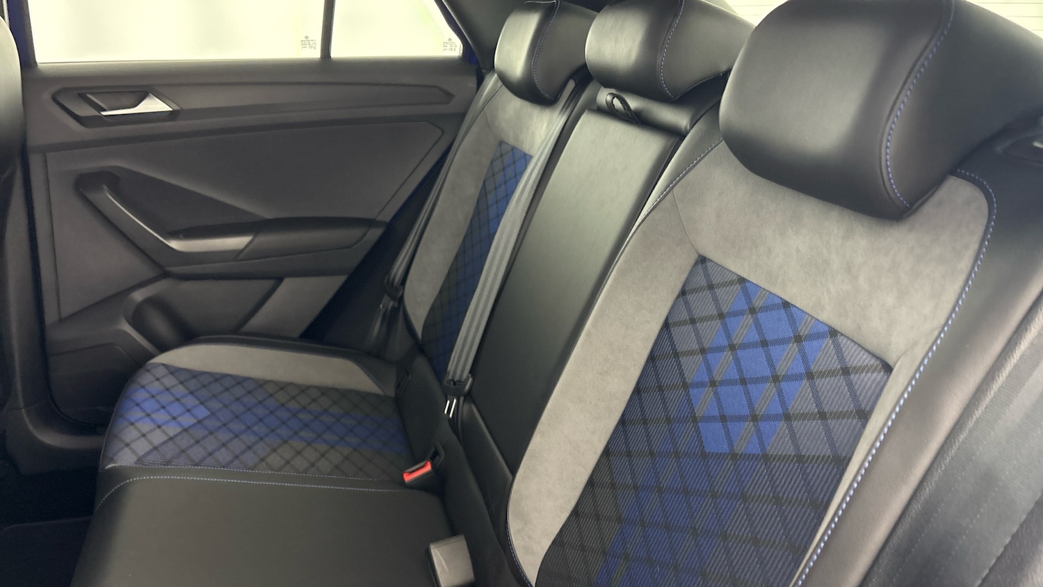 Used Volkswagen T-Roc 2023 for sale - 78212081: Photo 34