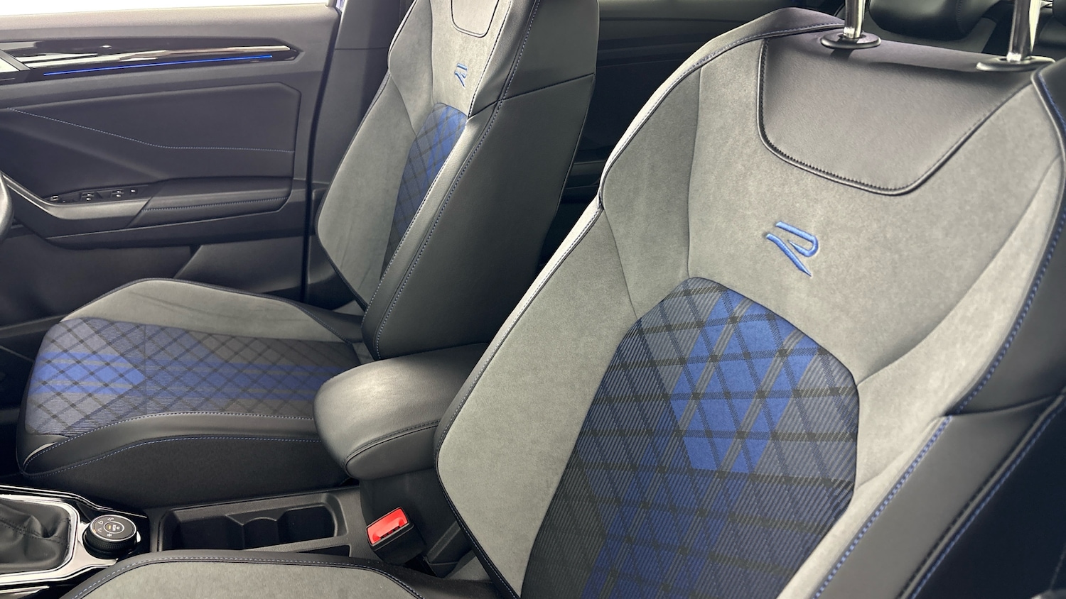 Used Volkswagen T-Roc 2023 for sale - 78212081: Photo 35