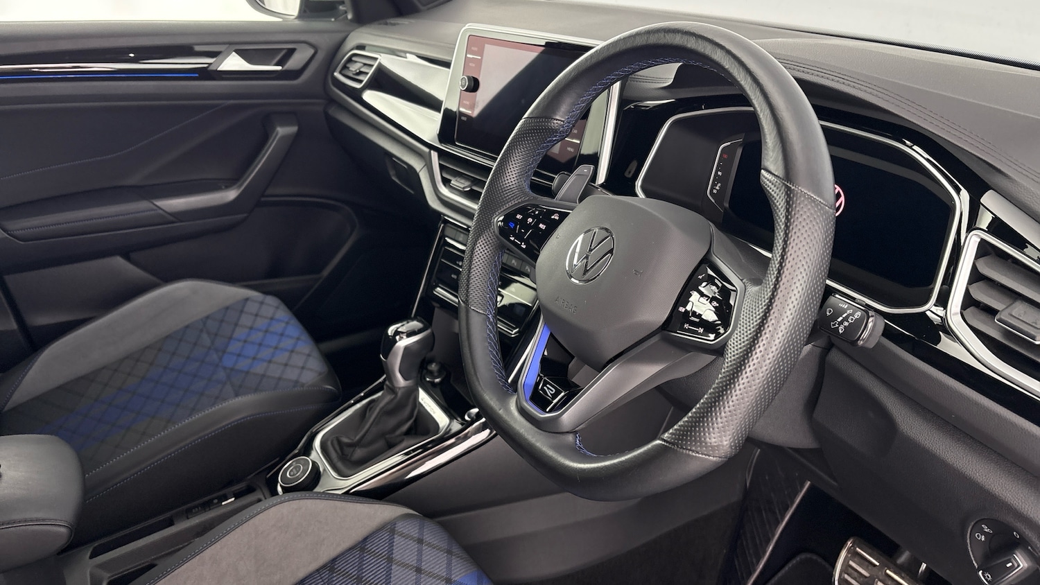 Used Volkswagen T-Roc 2023 for sale - 78212081: Photo 6