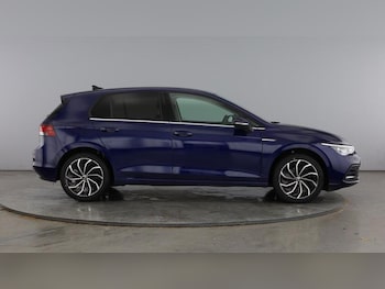 Used Volkswagen Golf 2023 for sale - 77159210: Photo