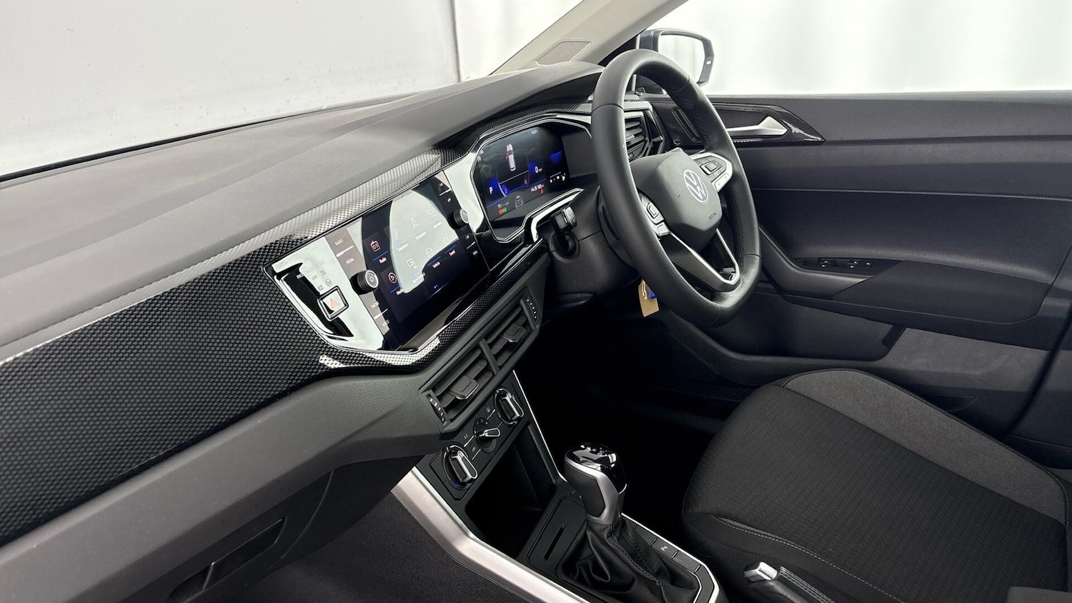 Used Volkswagen Polo 2023 for sale - 77602316: Photo 2