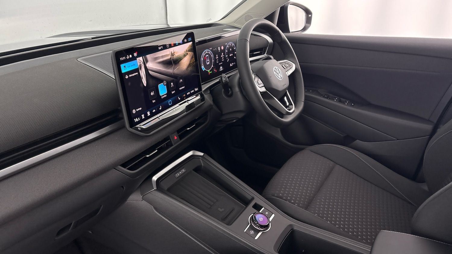 Used Volkswagen T-Roc 2026 for sale - 78210389: Photo 2