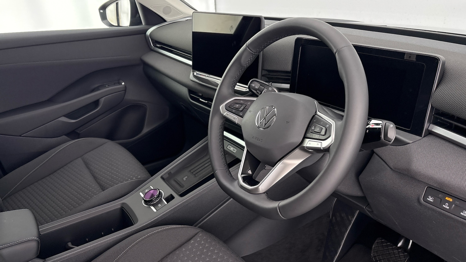 Used Volkswagen T-Roc 2026 for sale - 78210389: Photo 6