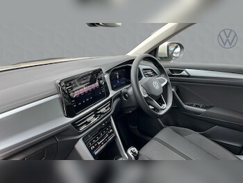 Used Volkswagen T-Roc 2024 for sale - 78667741: Photo