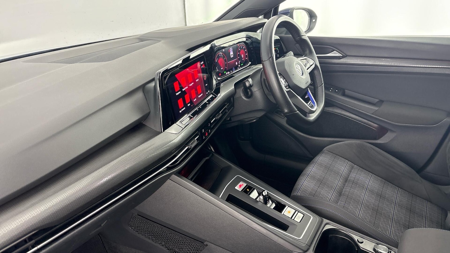 Used Volkswagen Golf 2021 for sale - 77506375: Photo 2