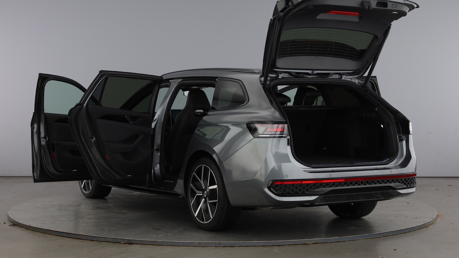 Used Volkswagen Passat 2025 for sale - 77602154: Photo 12