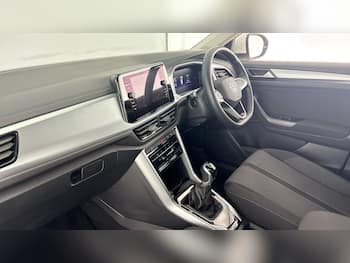 Used Volkswagen T-Roc 2024 for sale - 79552176: Photo