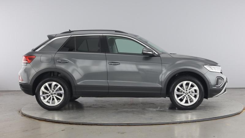 Used Volkswagen T-Roc 2025 for sale - 76908642: Photo 4