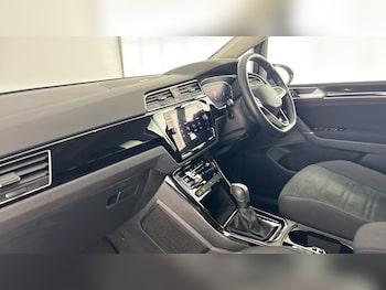 Used Volkswagen Touran 2023 for sale - 79404796: Photo