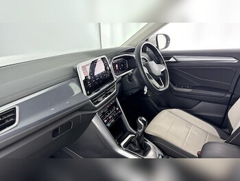 Used Volkswagen T-Roc 2022 for sale - 78615276: Photo