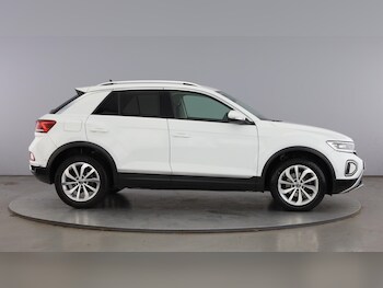 Used Volkswagen T-Roc 2022 for sale - 78615276: Photo