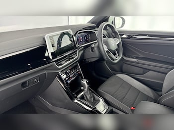 Used Volkswagen T-Roc 2025 for sale - 77602352: Photo