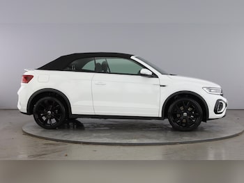 Used Volkswagen T-Roc 2025 for sale - 77602352: Photo
