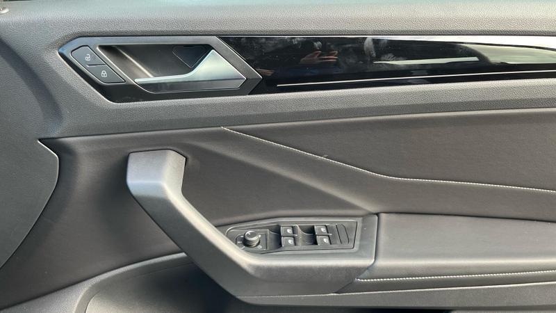 Used Volkswagen T-Roc 2025 for sale - 76862365: Photo 24