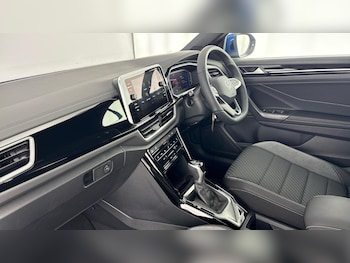 Used Volkswagen T-Roc 2025 for sale - 77602358: Photo