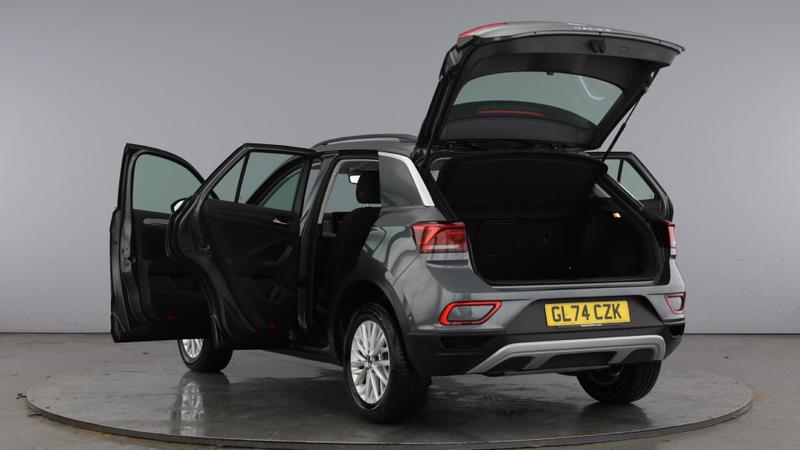 Used Volkswagen T-Roc 2024 for sale - 77435131: Photo 11