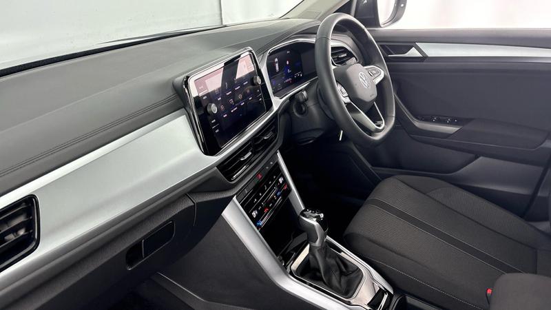 Used Volkswagen T-Roc 2024 for sale - 77435131: Photo 2