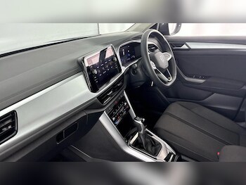 Used Volkswagen T-Roc 2024 for sale - 77435131: Photo