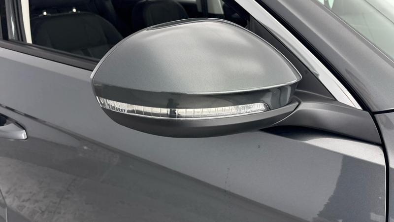 Used Volkswagen T-Roc 2024 for sale - 77435131: Photo 35