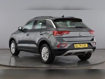 Used Volkswagen T-Roc 2024 for sale - 77435131: Photo