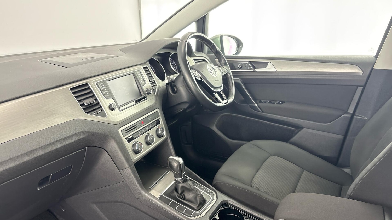 Used Volkswagen Golf SV 2018 for sale - 77701447: Photo 2