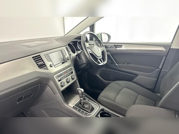 Used Volkswagen Golf SV 2018 for sale - 77701447: Photo