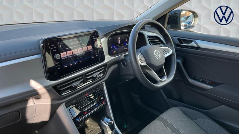 Used Volkswagen T-Roc 2025 for sale - 74917539: Photo 2