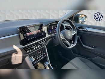 Used Volkswagen T-Roc 2025 for sale - 74917539: Photo