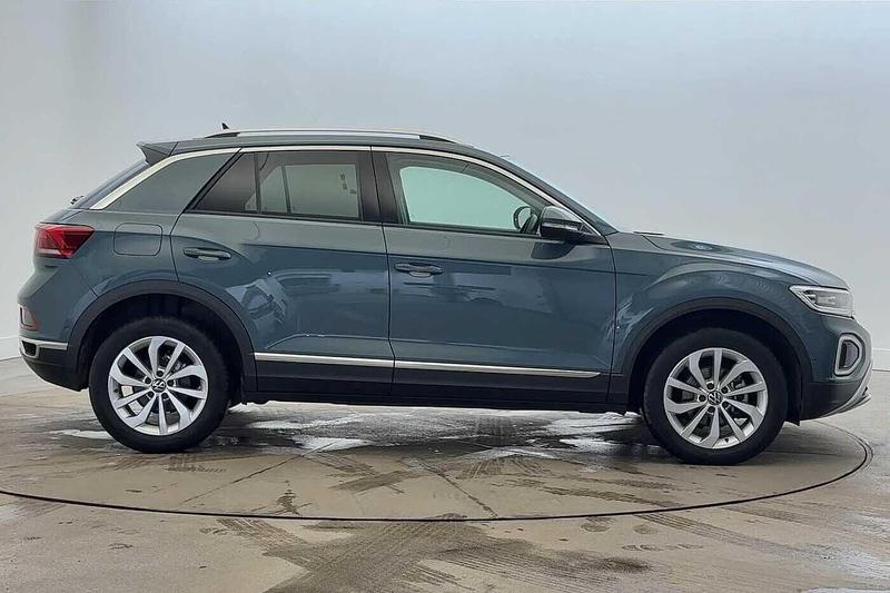Used Volkswagen T-Roc 2024 for sale - 77186936: Photo 4