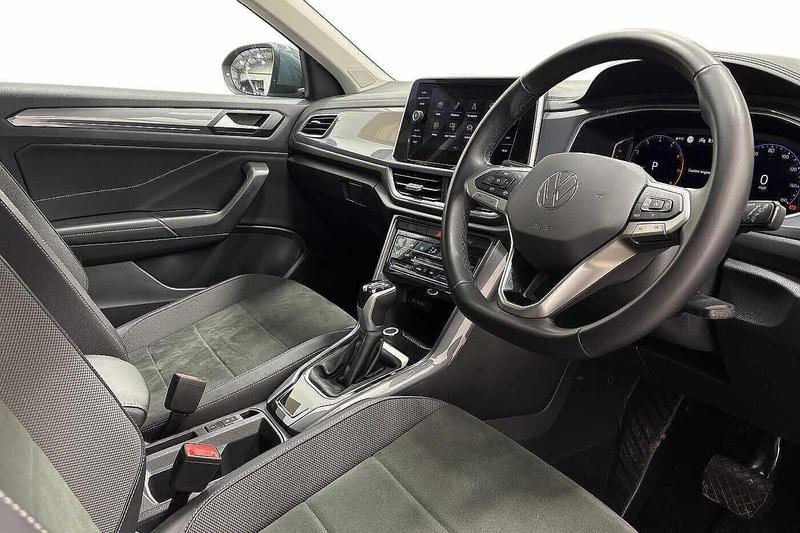 Used Volkswagen T-Roc 2024 for sale - 77186936: Photo 6