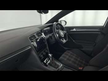 Used Volkswagen Golf 2019 for sale - 75100880: Photo