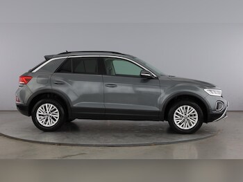 Used Volkswagen T-Roc 2022 for sale - 77506421: Photo
