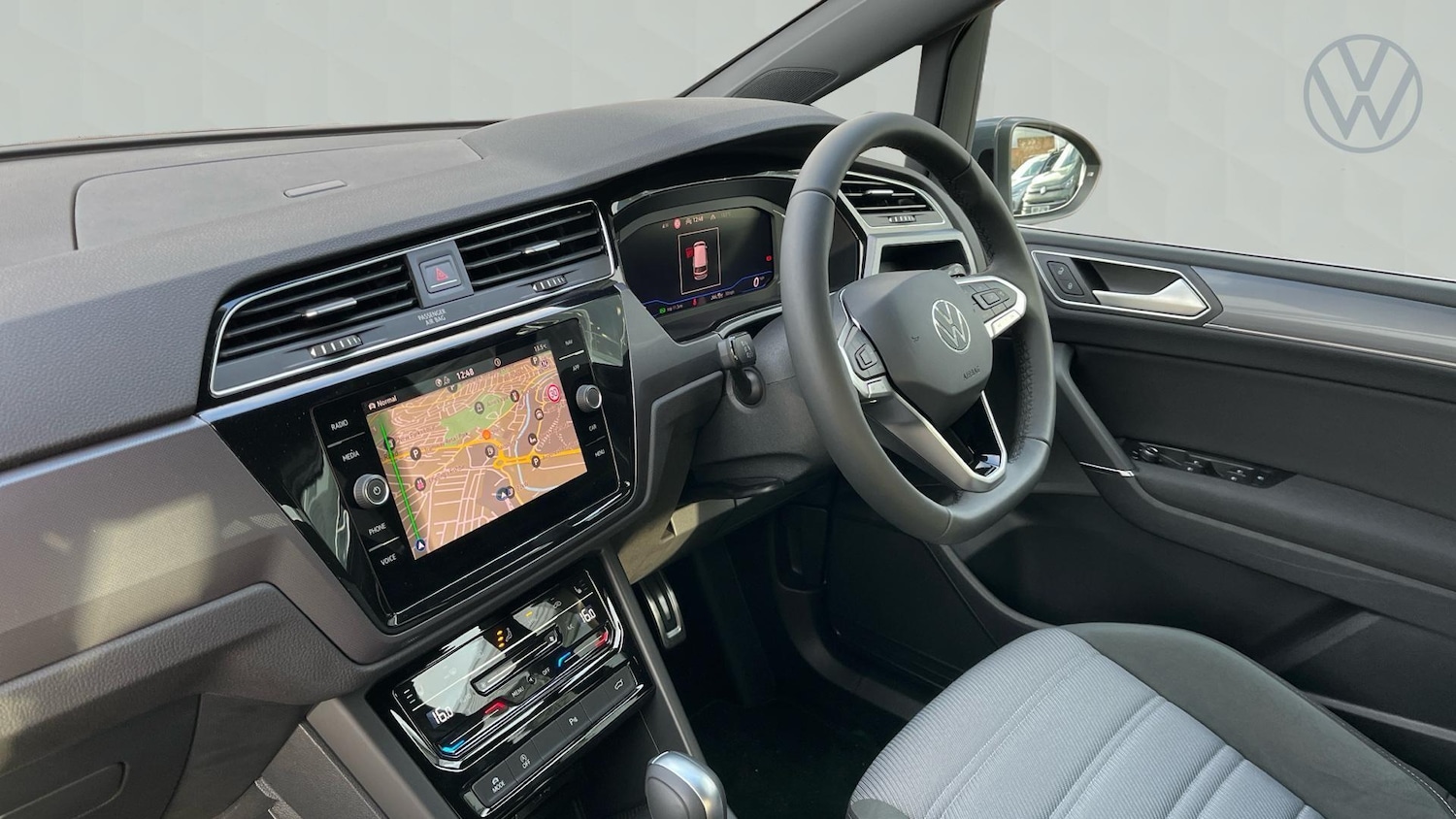 Used Volkswagen Touran 2025 for sale - 77515557: Photo 2