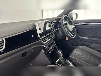 Used Volkswagen T-Roc 2025 for sale - 78873661: Photo