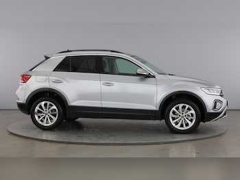 Used Volkswagen T-Roc 2025 for sale - 77918061: Photo