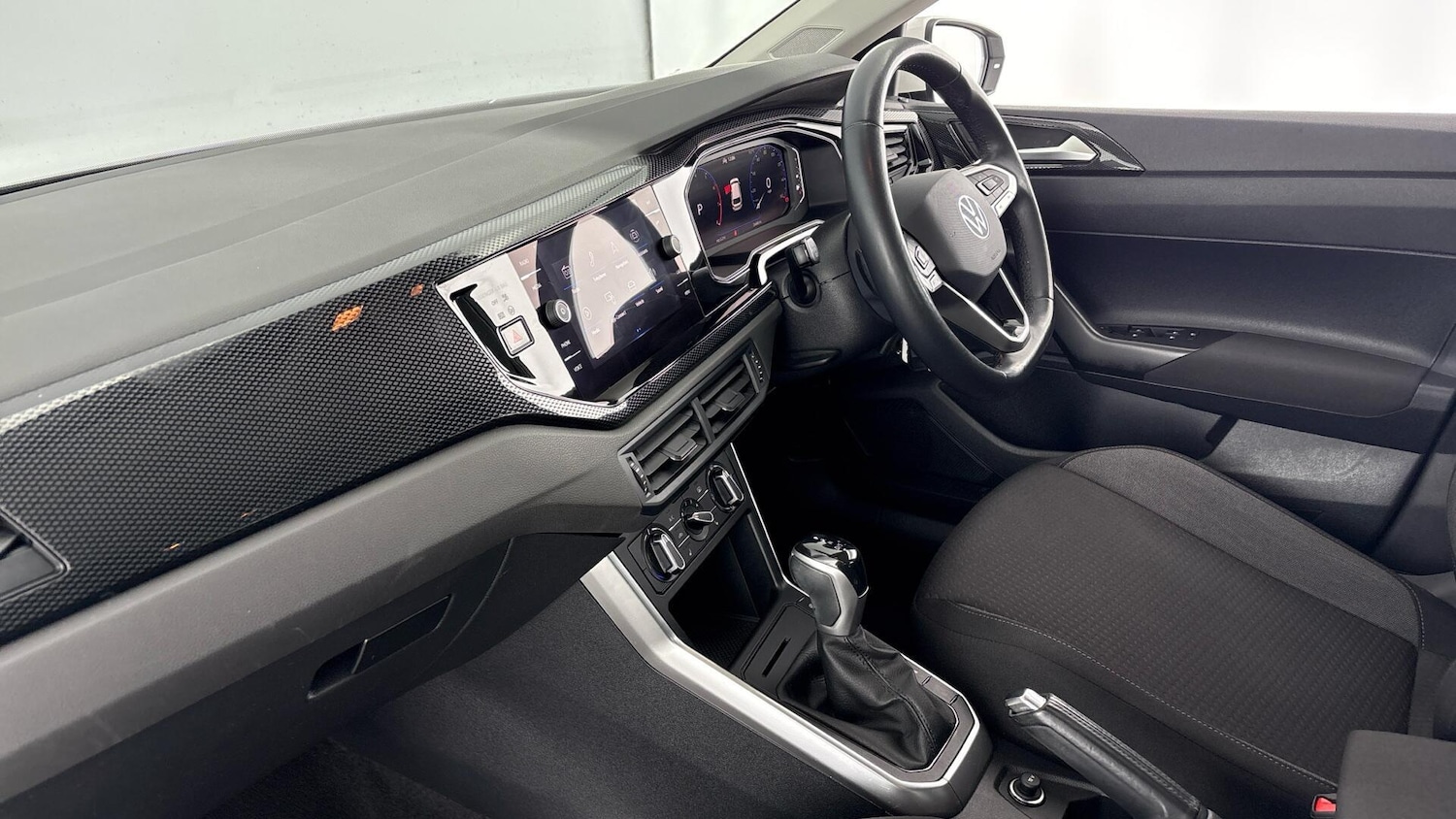 Used Volkswagen Polo 2022 for sale - 77602355: Photo 2