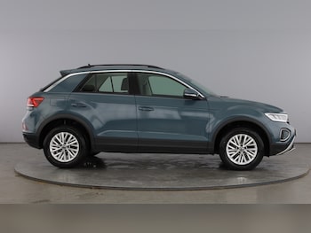 Used Volkswagen T-Roc 2023 for sale - 77954259: Photo