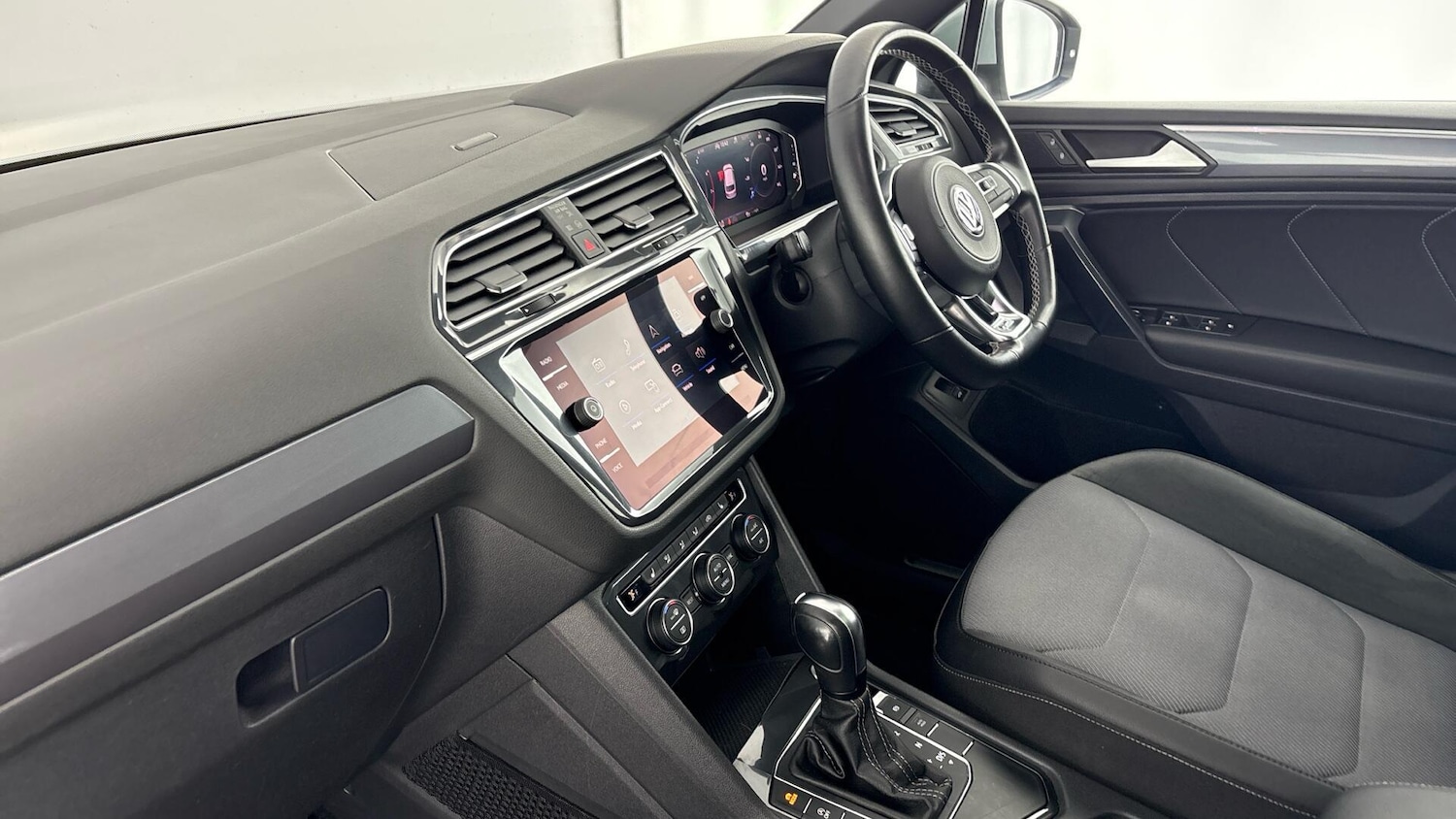 Used Volkswagen Tiguan Allspace 2021 for sale - 77602346: Photo 2