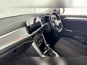 Used Volkswagen T-Roc 2024 for sale - 78236809: Photo