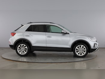 Used Volkswagen T-Roc 2024 for sale - 78236809: Photo