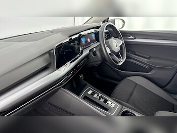 Used Volkswagen Golf 2022 for sale - 77701454: Photo