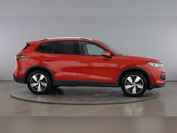 Used Volkswagen Tiguan 2024 for sale - 77702847: Photo
