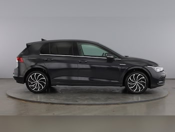 Used Volkswagen Golf 2023 for sale - 77602398: Photo