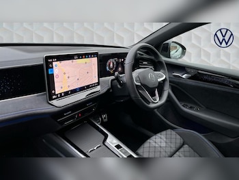 Used Volkswagen Passat 2025 for sale - 77100692: Photo